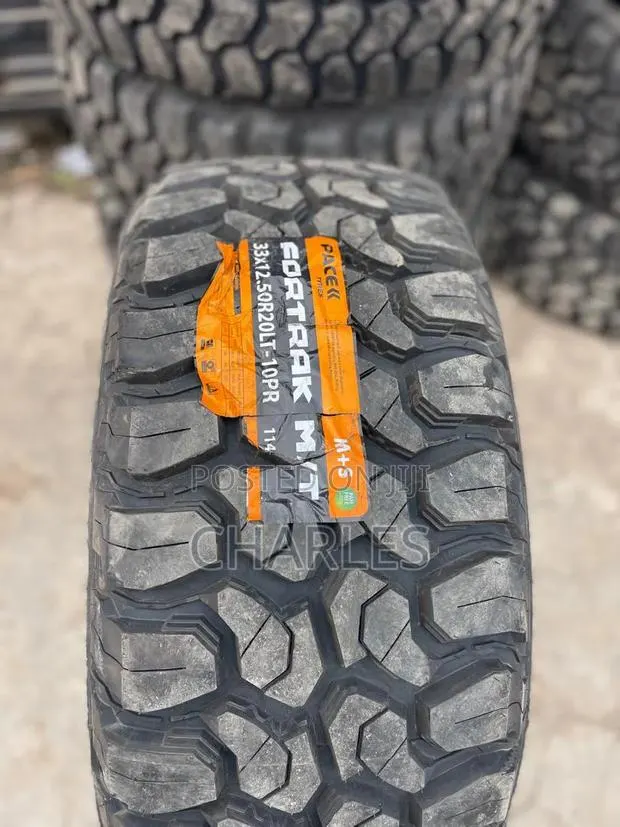 33×12×50R20 Fortrak Tyre · Photo 1