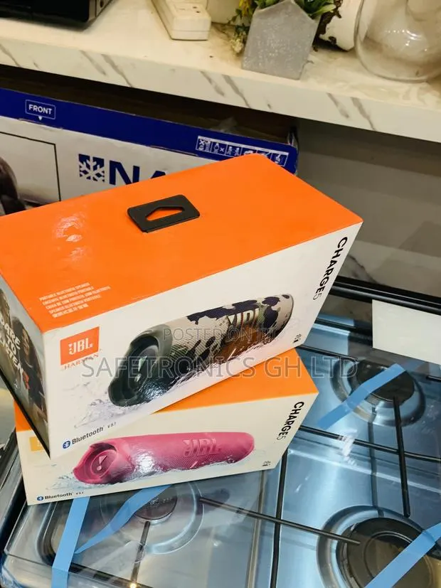 Classic JBL CHARGE 5 - Portable Bluetooth Speaker · Photo 1