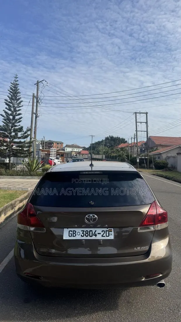 Toyota Venza LE 2014 Gold · Photo 1