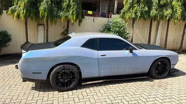 Dodge Challenger 2021 Teal · Photo 1