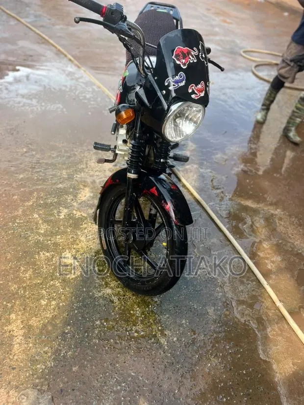 Bajaj Boxer 125 2024 Black · Photo 1