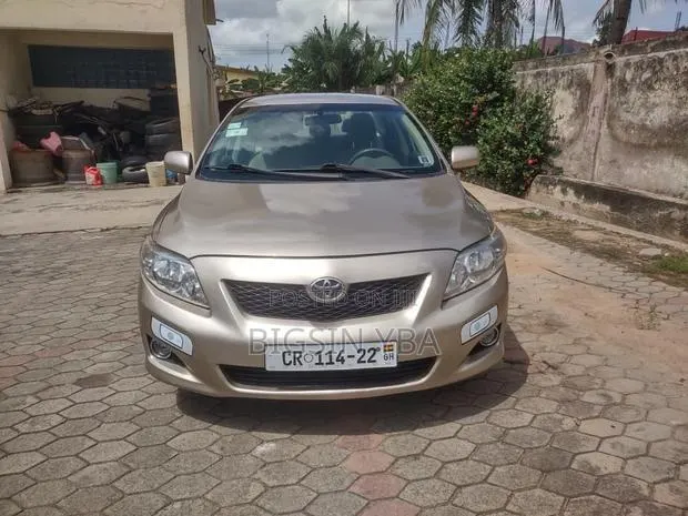 Toyota Corolla LE 4dr Sedan (1.8L 4cyl 4A) 2010 Gold · Photo 3