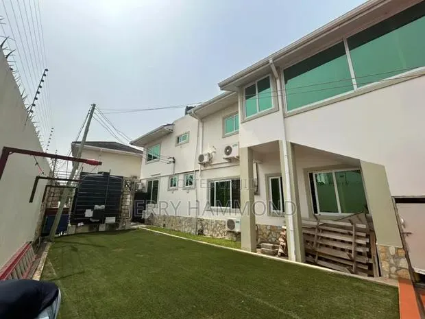 8bdrm Mansion in Cantoment In A Seren, Cantonments for rent · Photo 1
