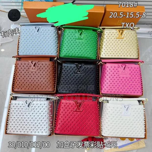 Ladies Louis Vuitton Boxed Bag · Photo 1