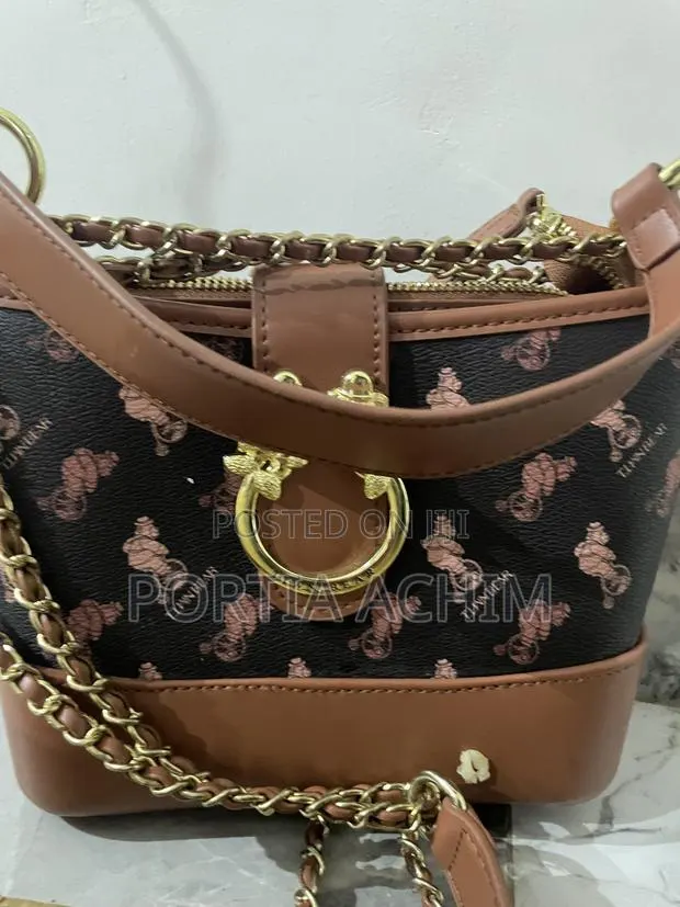 Ladies Bags · Photo 1