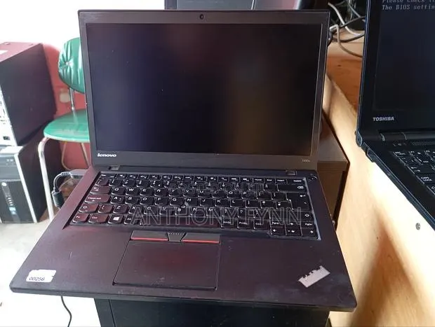 Laptop Lenovo ThinkPad T450 8GB Intel Core I5 SSD 256GB · Photo 1