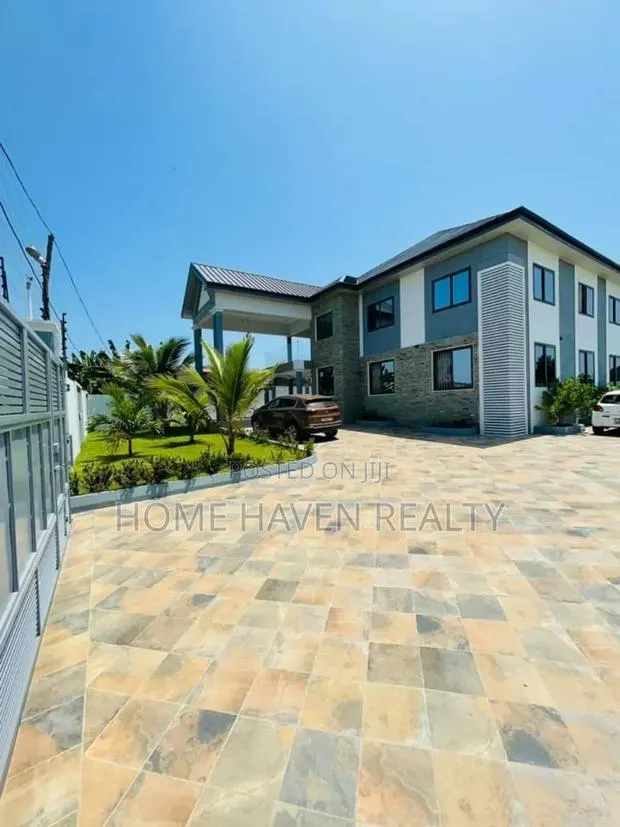 Furnished 5bdrm House in Krokrobite, Bortiano for sale · Photo 1