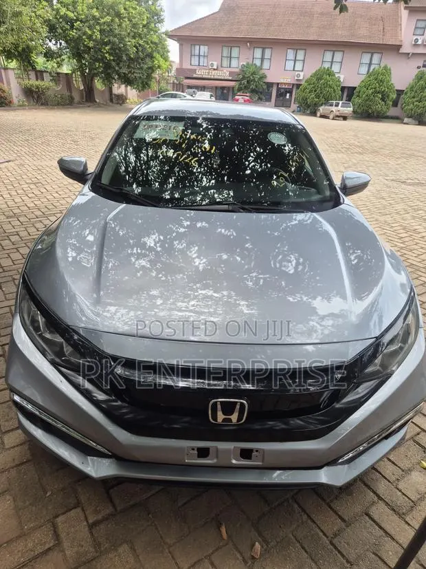 Honda Civic 2017 Silver · Photo 1