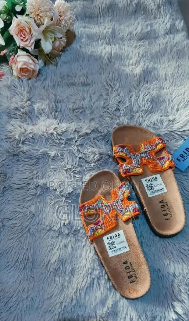 Women's Flat Slide Sandals · Photo 1
