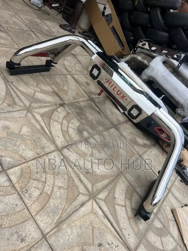 Hilux Original Roll Bar · Photo 1