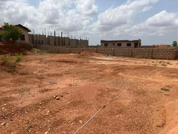Plots of Land at Malejor · Photo 1