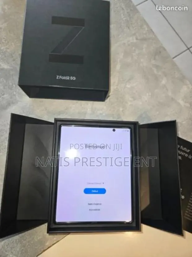 New Samsung Galaxy Z Fold 2 256 GB Black · Photo 1