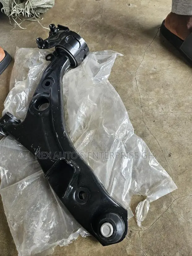 Ford Edge 2013 Lower Arm (Pair) · Photo 3