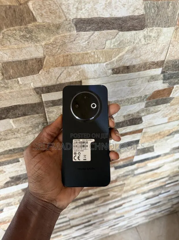 Tecno Spark 30C 128 GB Black · Photo 1