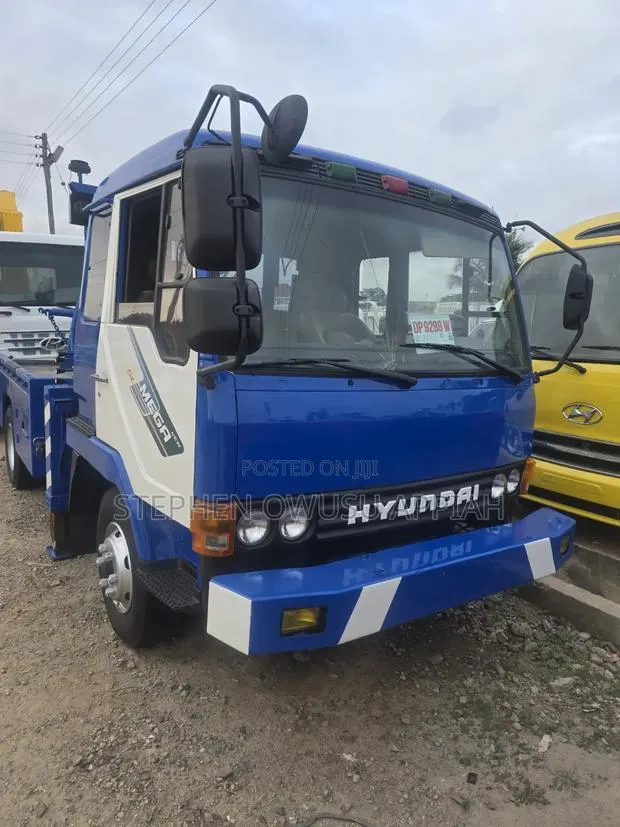 Hyundai 5 Ton Self Loader · Photo 1
