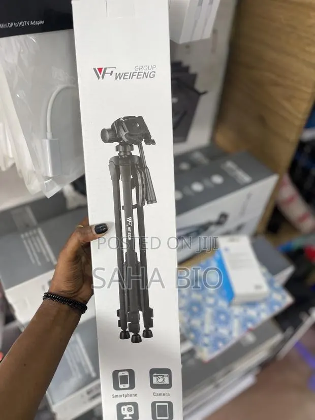 Brand New Tripod Stand 3520 · Photo 1