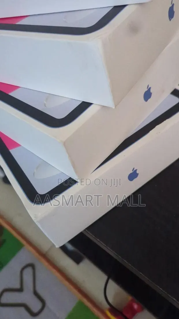 New Apple iPad Air 2 32 GB Silver · Photo 1
