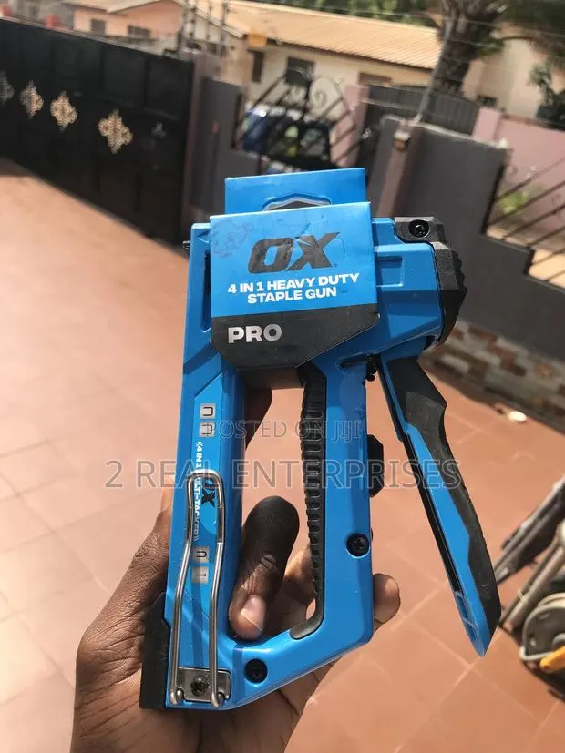 Ox Pro 4 in 1 Heavy Duty Staple Gun · Photo 1
