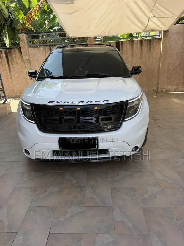 Ford Explorer XLT 4dr 4x4 (3.5L 6cyl 6A) 2012 White · Photo 1