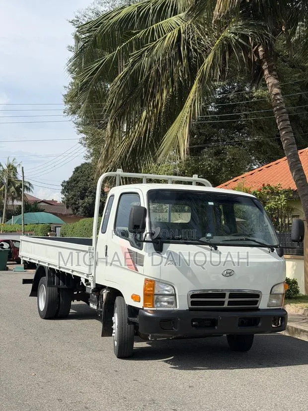 Hyundai Mighty 2.5Ton Manual Engine · Photo 1