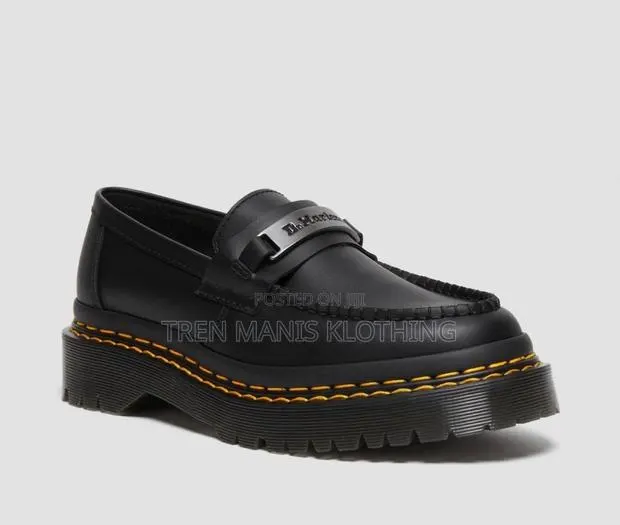 Dr Martens Shoe · Photo 1