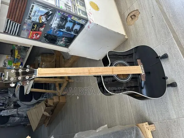 Ibanez Acoustic Guitar Black · Photo 1