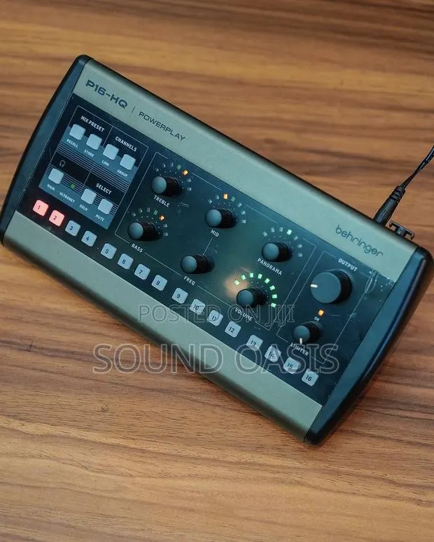 Behringer Powerplay P16-Hq 16-Channel Digital Personal Mixer · Photo 1