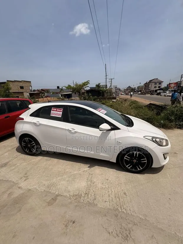 Hyundai i30 2016 White · Photo 1
