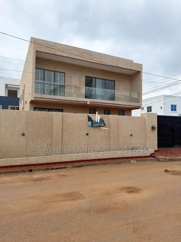 4bdrm Duplex in East Legon Ogbojo, American House for sale · Photo 1
