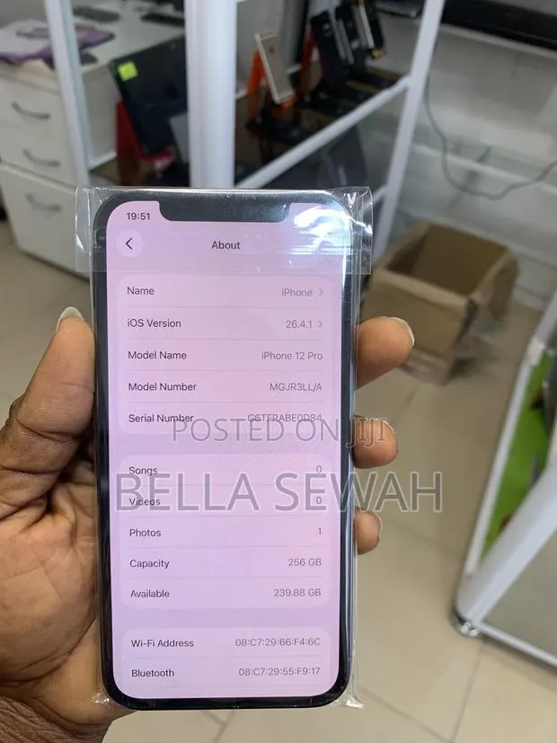 Apple iPhone 12 Pro 256 GB Gray · Photo 1
