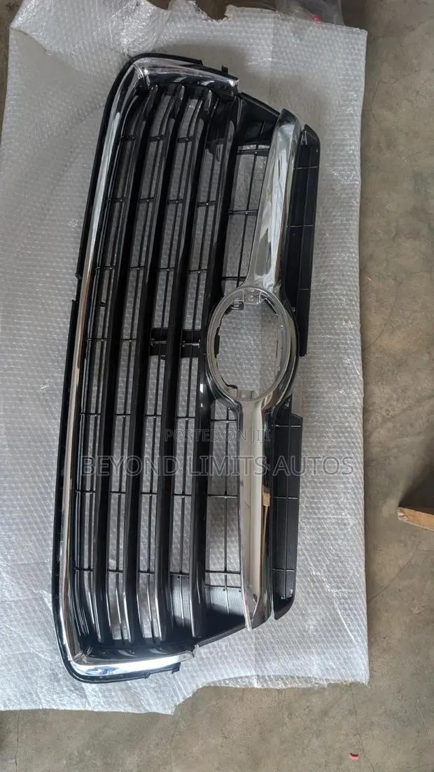 Toyota Highlander 2014,2015,2016 Top Grille · Photo 1