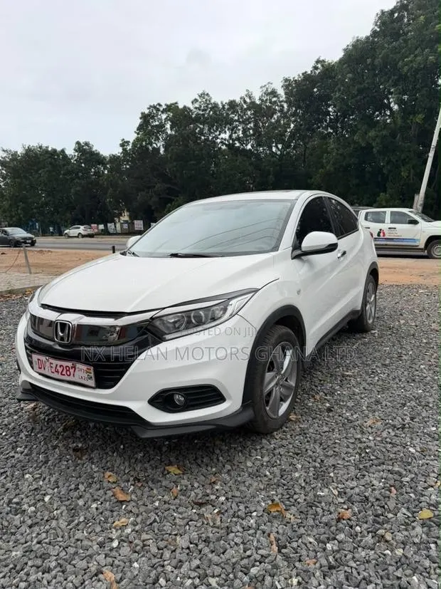 Honda Vezel 1.5 2WD 2021 White · Photo 1