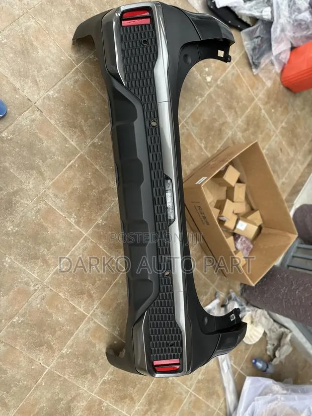 Kia Sportage 2022-2024 Back Bumper Complete Available · Photo 1