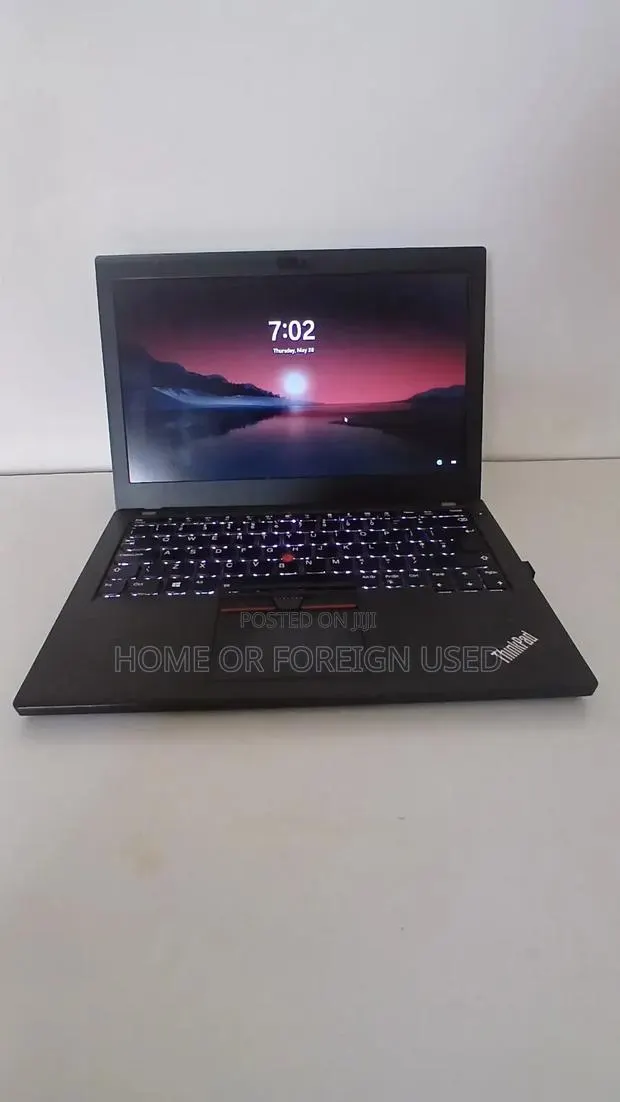 Laptop Lenovo ThinkPad X270 8GB Intel Core i3 HDD 256GB · Photo 1
