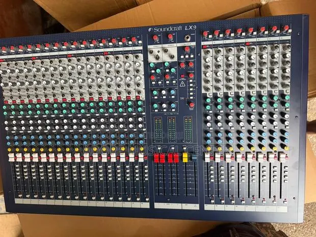 Soundcraft Lx9 24channels Professional Mixer · Photo 1