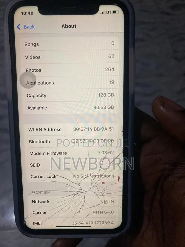 Apple iPhone XR 128 GB Black · Photo 1