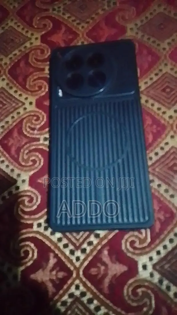 Tecno Camon 30 5G 256 GB Black · Photo 1