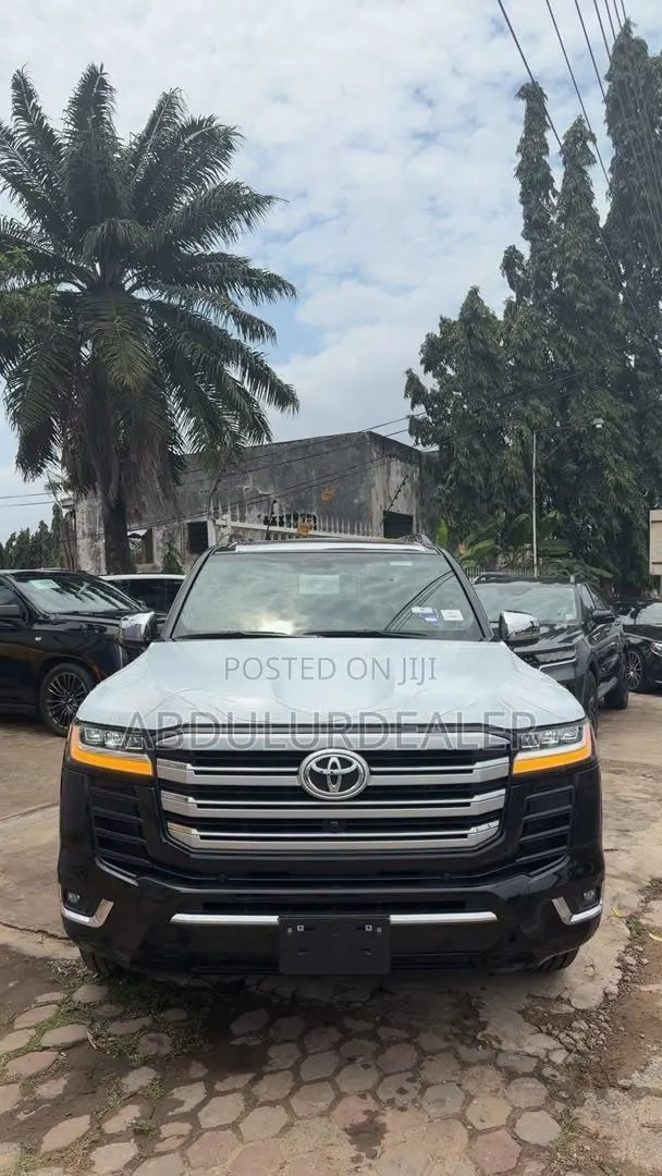 New Toyota Land Cruiser 2025 Black · Photo 1