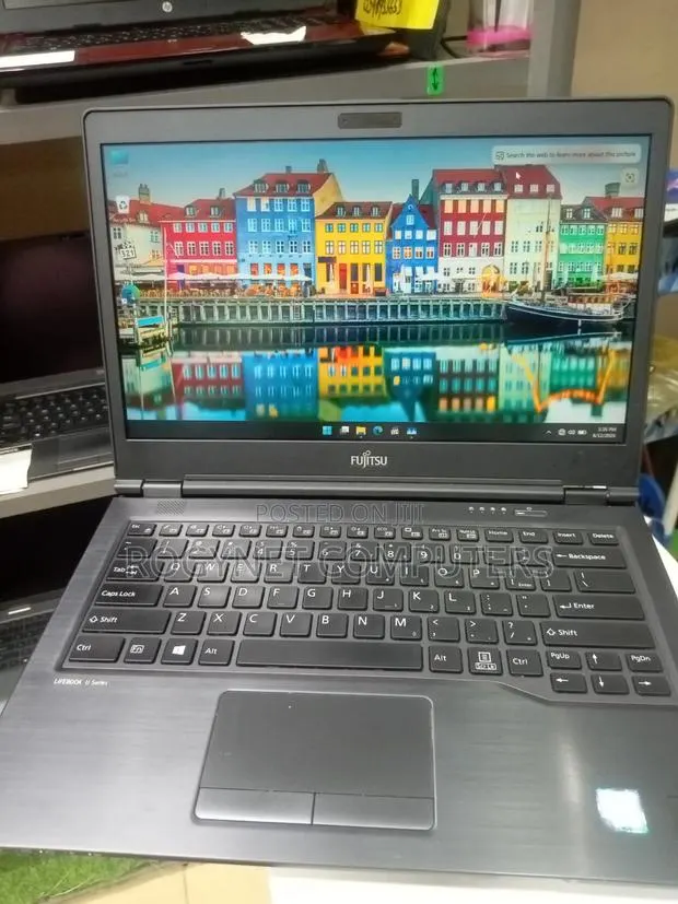 Laptop Fujitsu Lifebook U749 16GB Intel Core i7 SSD 512GB · Photo 1
