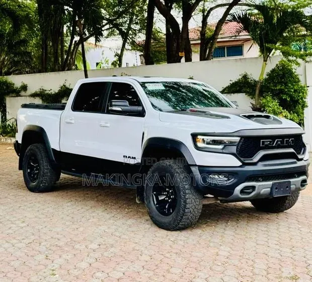 RAM 1500 TRX Crew Cab 4WD SB 2023 White · Photo 1