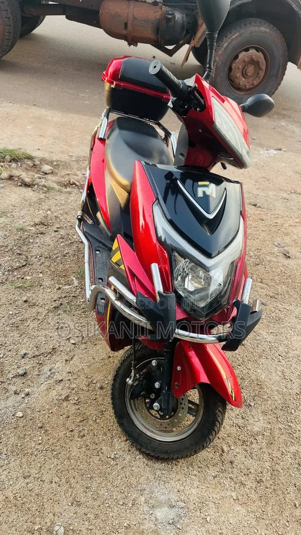 Motorcycle 2025 Red · Photo 1