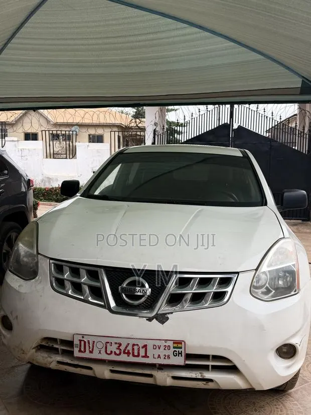 Nissan Rogue S 4dr SUV (2.5L 4cyl CVT) 2014 White · Photo 1