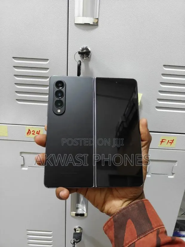 New Samsung Galaxy Z Fold 5 512 GB Black · Photo 1