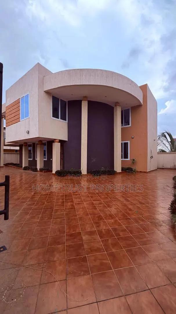 4bdrm Duplex in Ablekuma Ga Odumase, Pentecost for rent