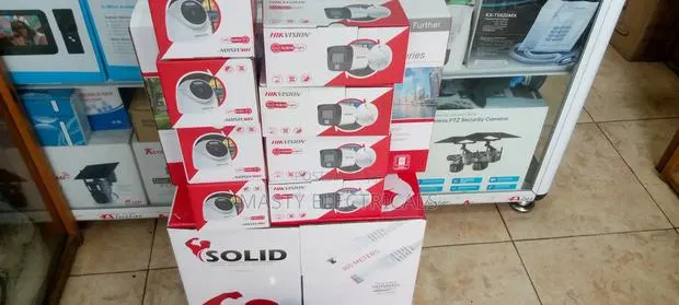 Hikvison 8 Ch Hybrid Smart 2mp Kit · Photo 1