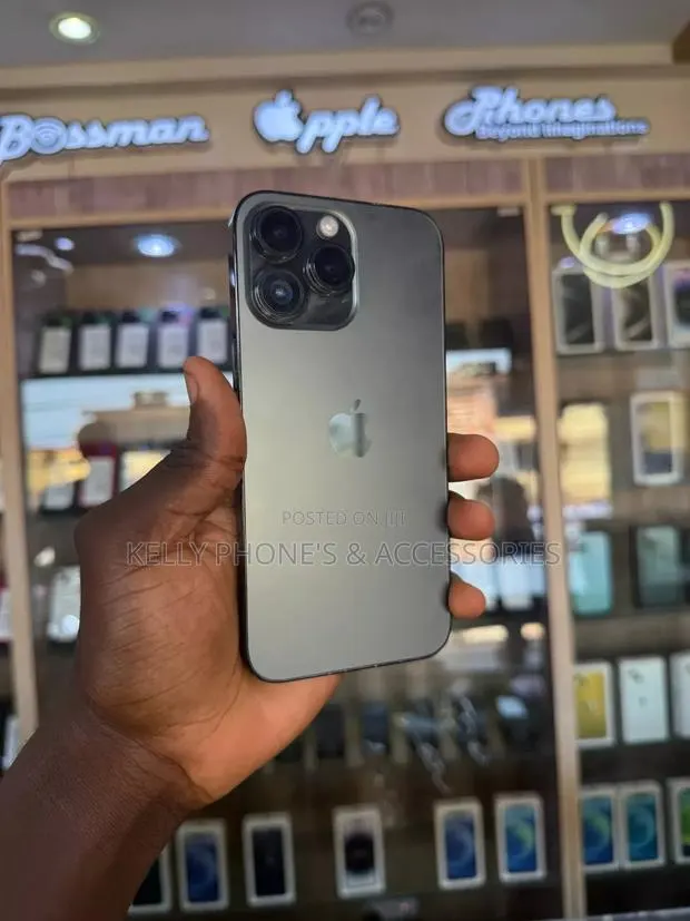 Apple iPhone 15 Pro Max 1 TB Black · Photo 1