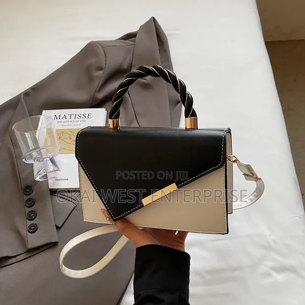 Contrast Niche Design Beautiful Handbags · Photo 1