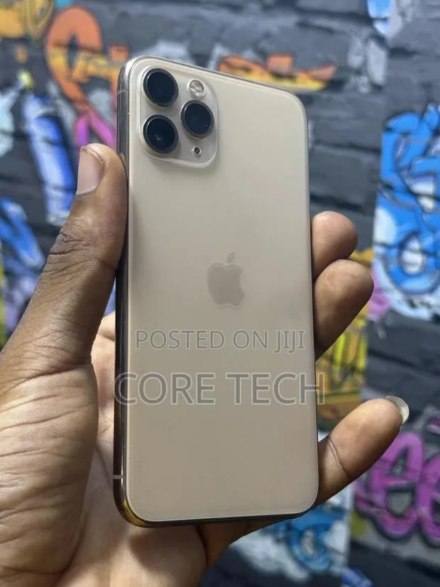 Apple iPhone 11 Pro 256 GB Gold · Photo 1