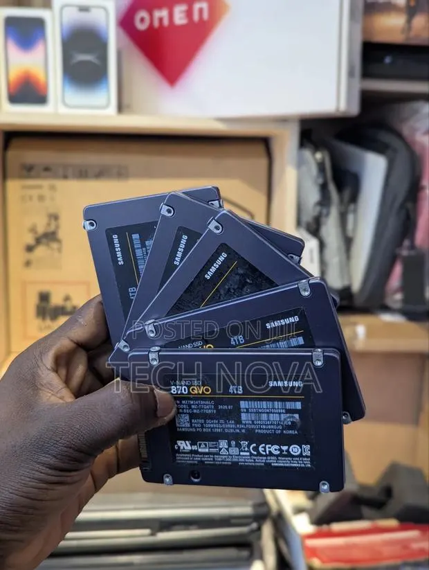 Samsung 870 QVO 4TB Solid State Drive - 2.5" Sata SSD Laptop Desktop · Photo 1