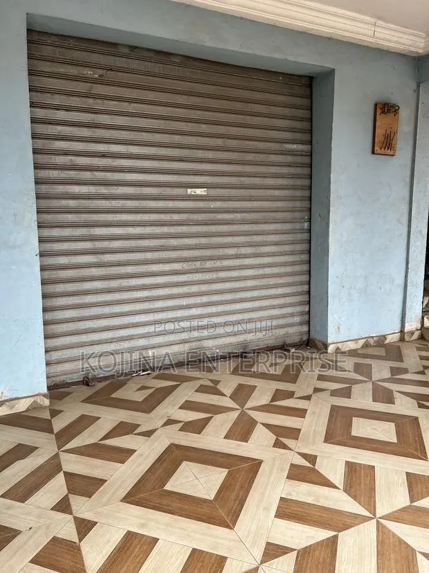 Roadside 50sqm Commercial Stores Krofrom – Prime First Floor Spa · Photo 1